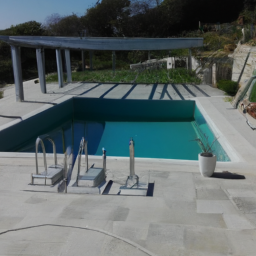 Fourniture et pose de liner pour piscine : choix de matériaux et processus d'installation Royan